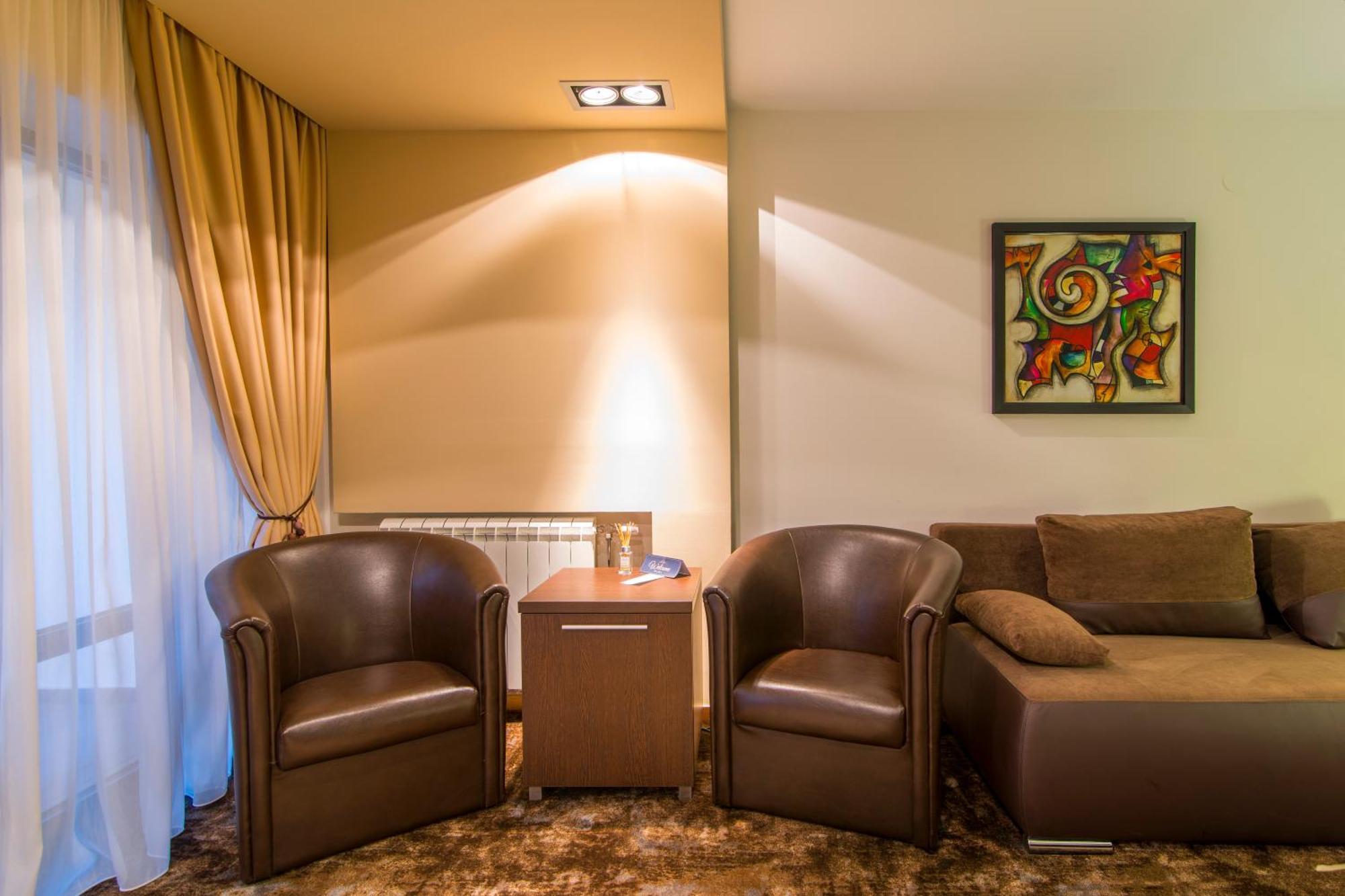 Guest House Panorama Aqualux With Free Parking Novi Sad Zimmer foto