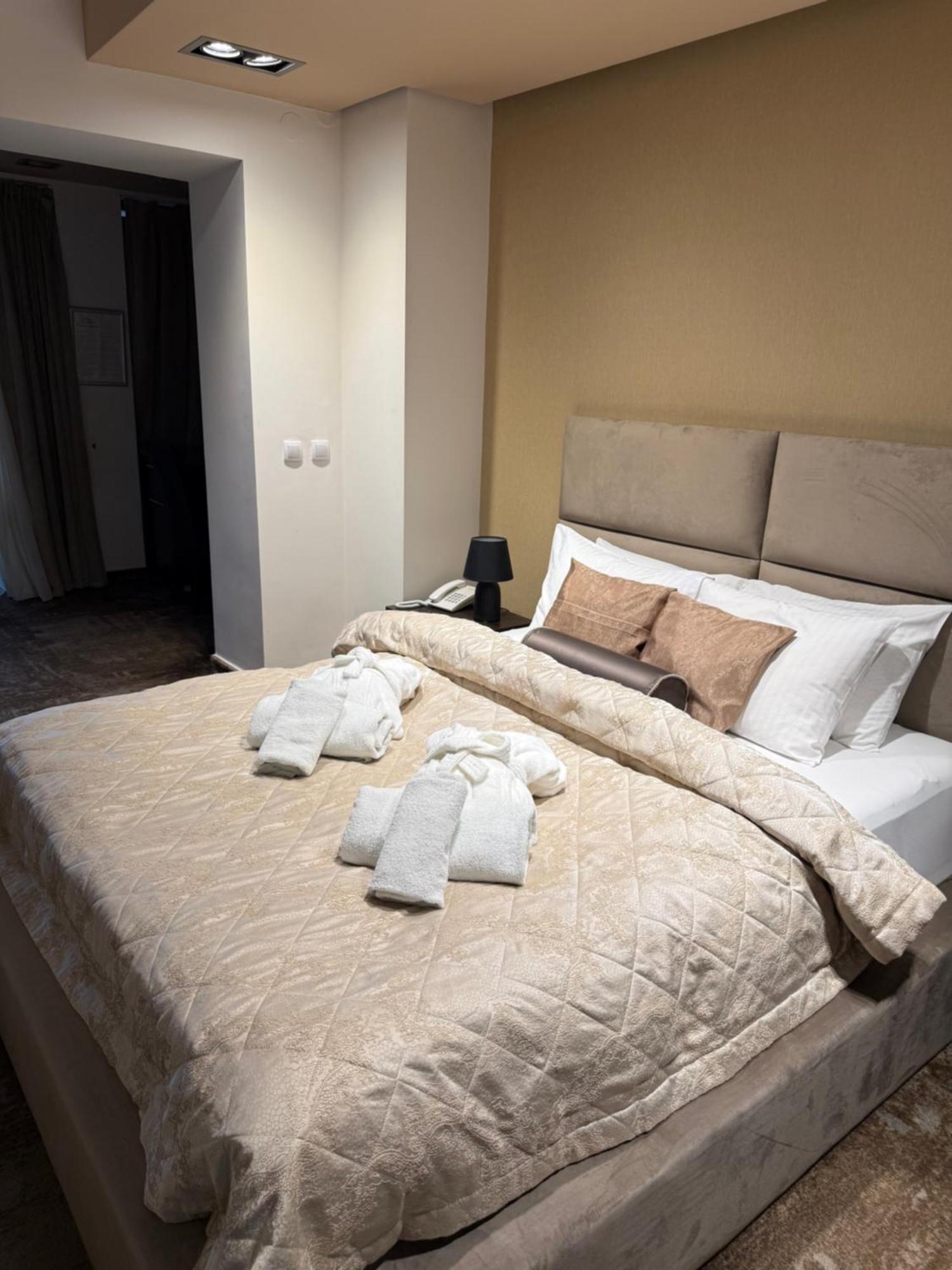 Guest House Panorama Aqualux With Free Parking Novi Sad Exterior foto