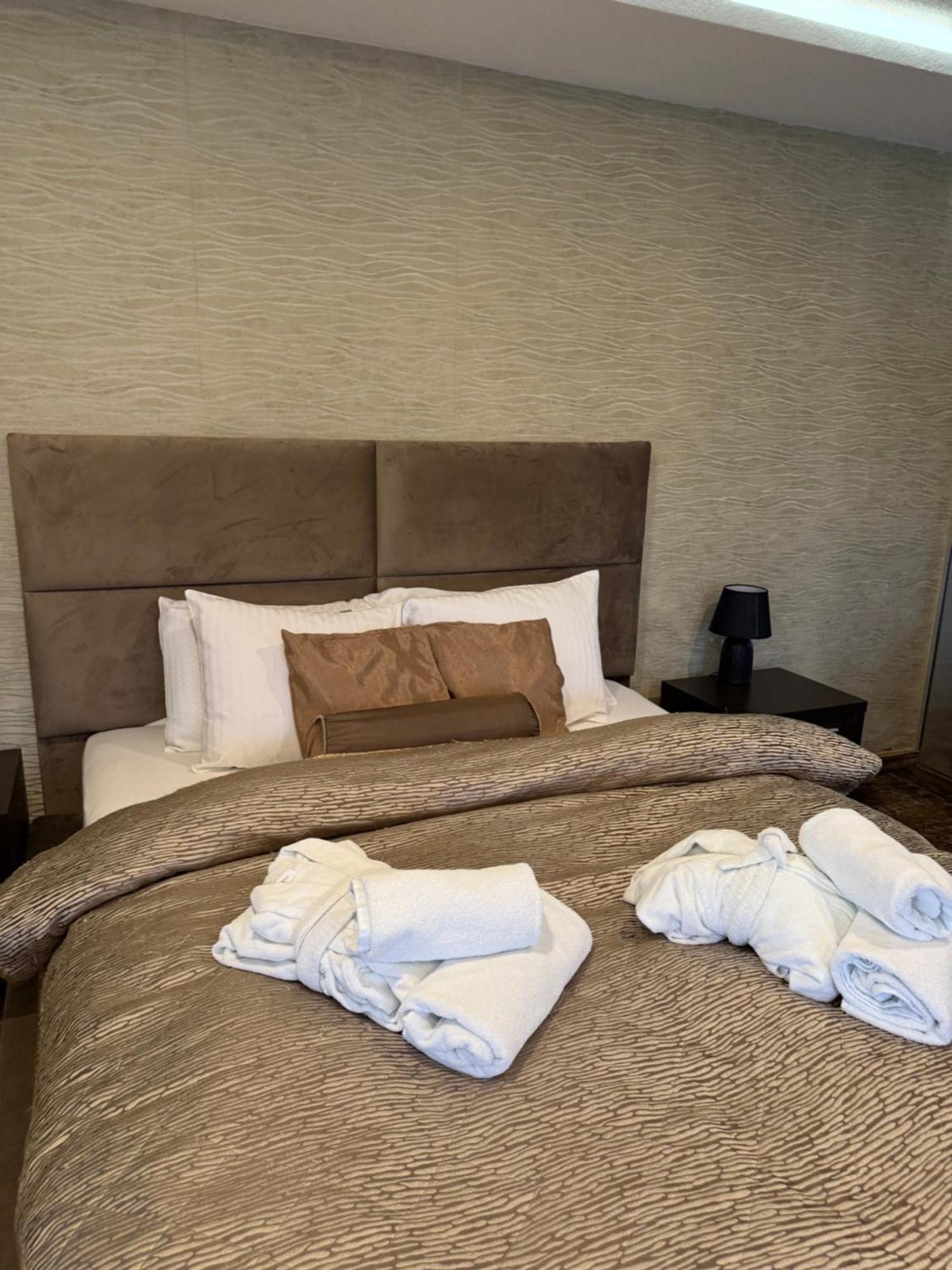 Guest House Panorama Aqualux With Free Parking Novi Sad Exterior foto